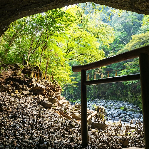 天岩戸神社：神々が集った祈りの洞